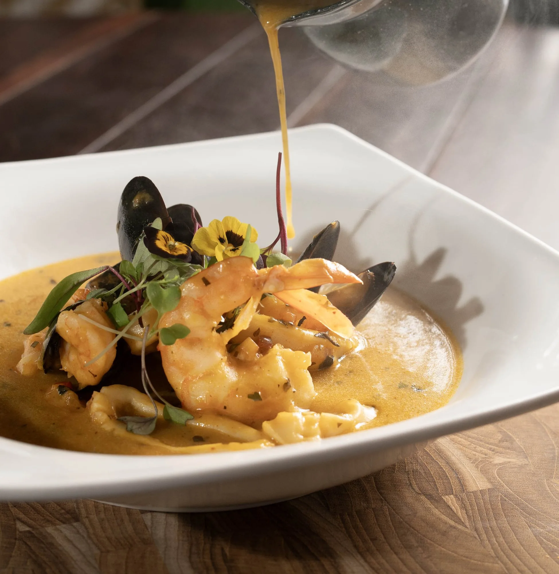 Langostinos Moja Calzón — receta en video del chef Rey Guerrero